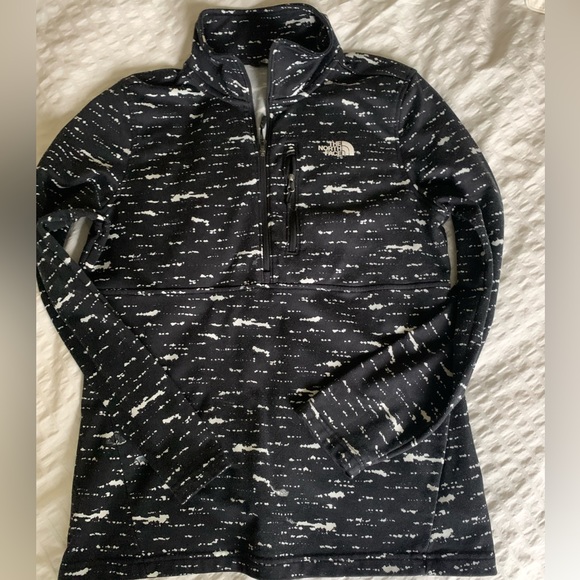 BLACK NORTHFACE HALF ZIP - Picture 2 of 6